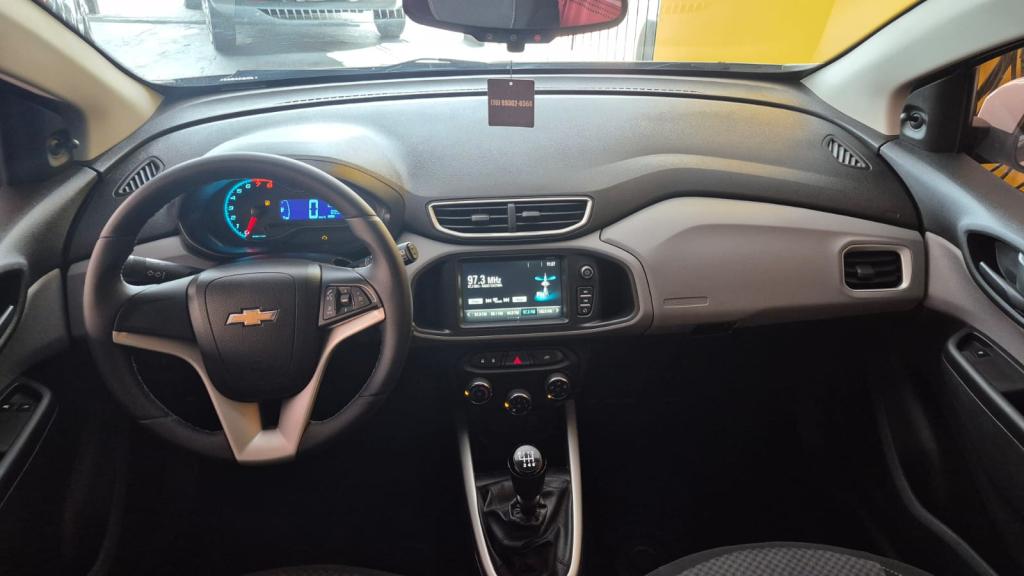 CHEVROLET Onix Hatch - Foto