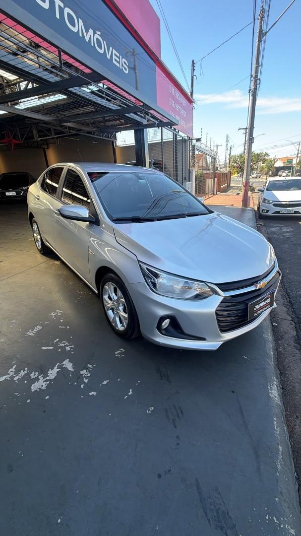 CHEVROLET Onix Hatch - Foto