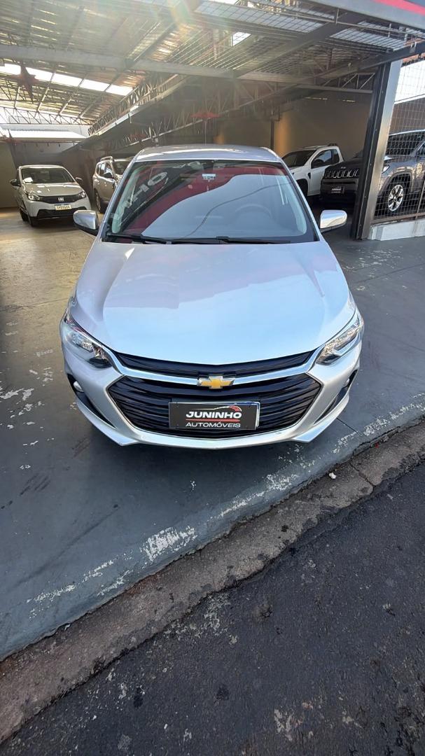 CHEVROLET Onix Hatch - Foto