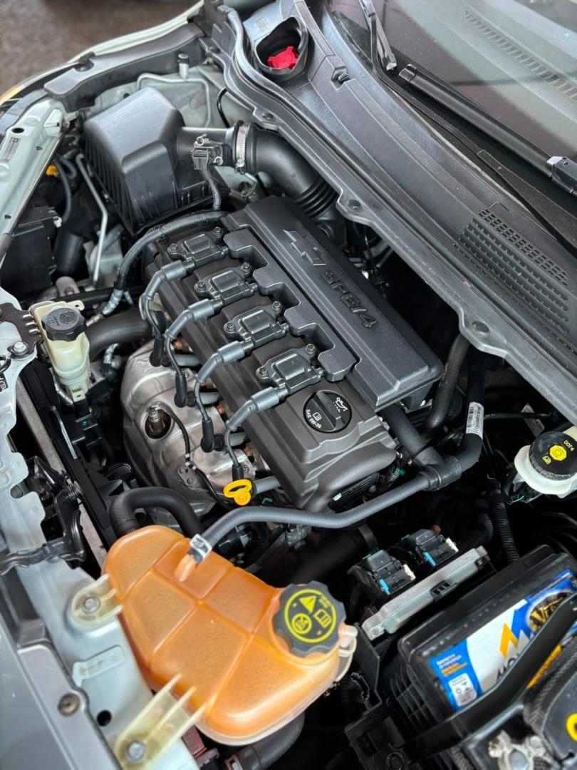 CHEVROLET Onix Hatch - Foto