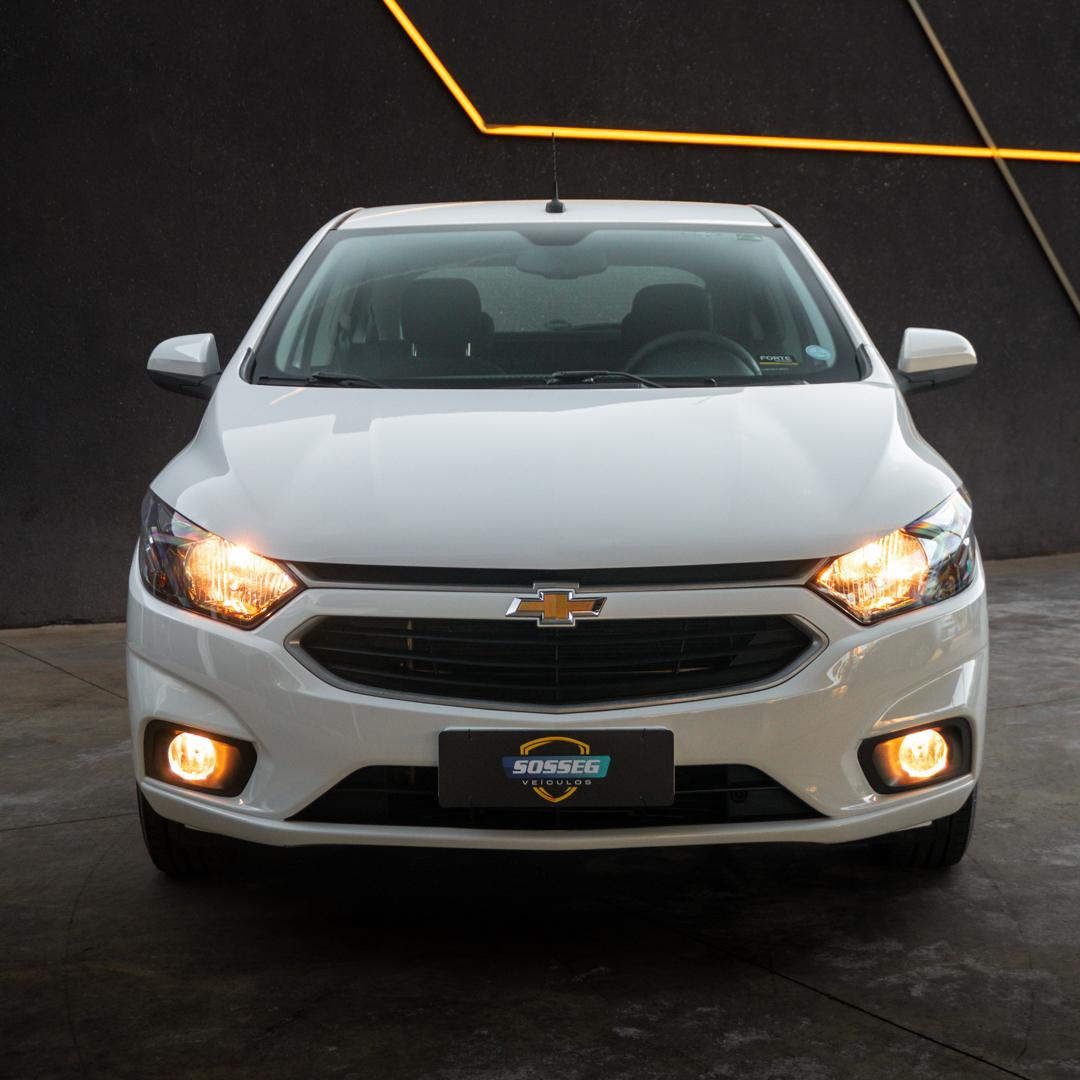 CHEVROLET Onix Hatch - Foto