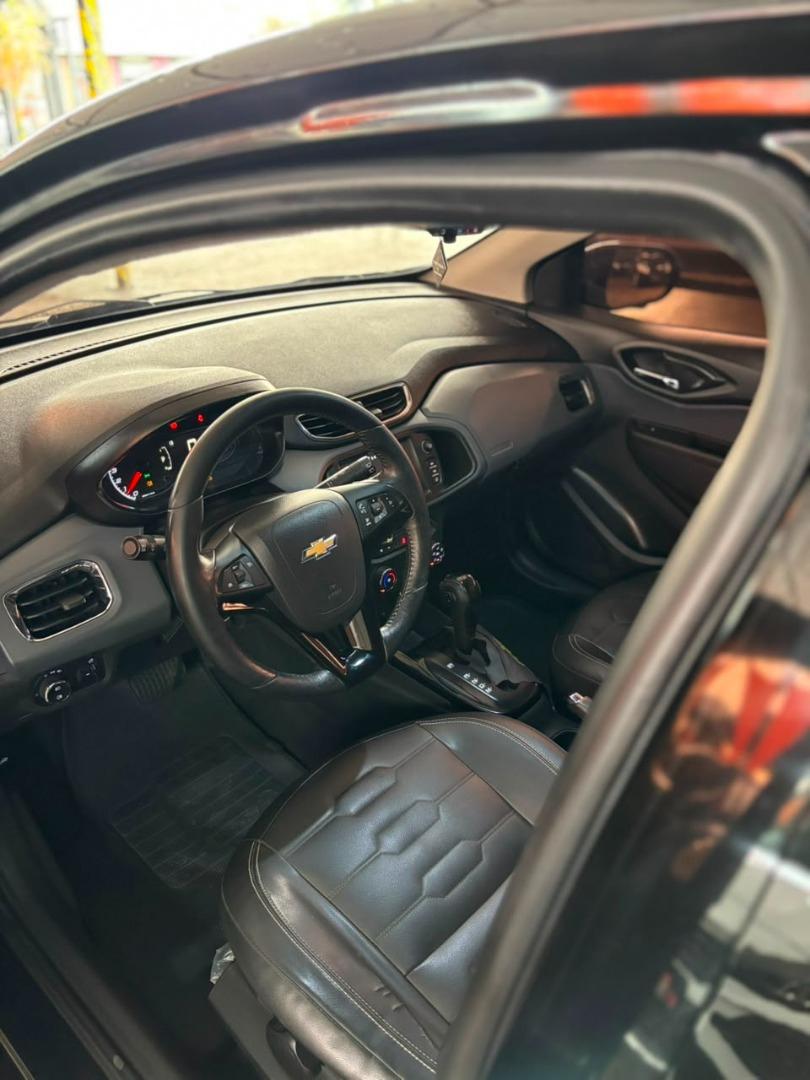 CHEVROLET Onix Hatch - Foto