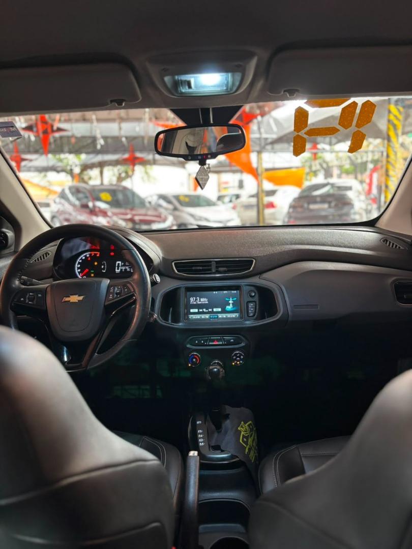 CHEVROLET Onix Hatch - Foto