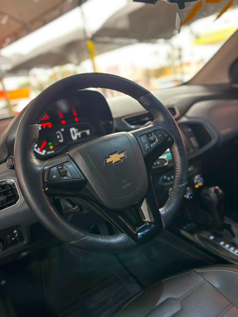 CHEVROLET Onix Hatch - Foto