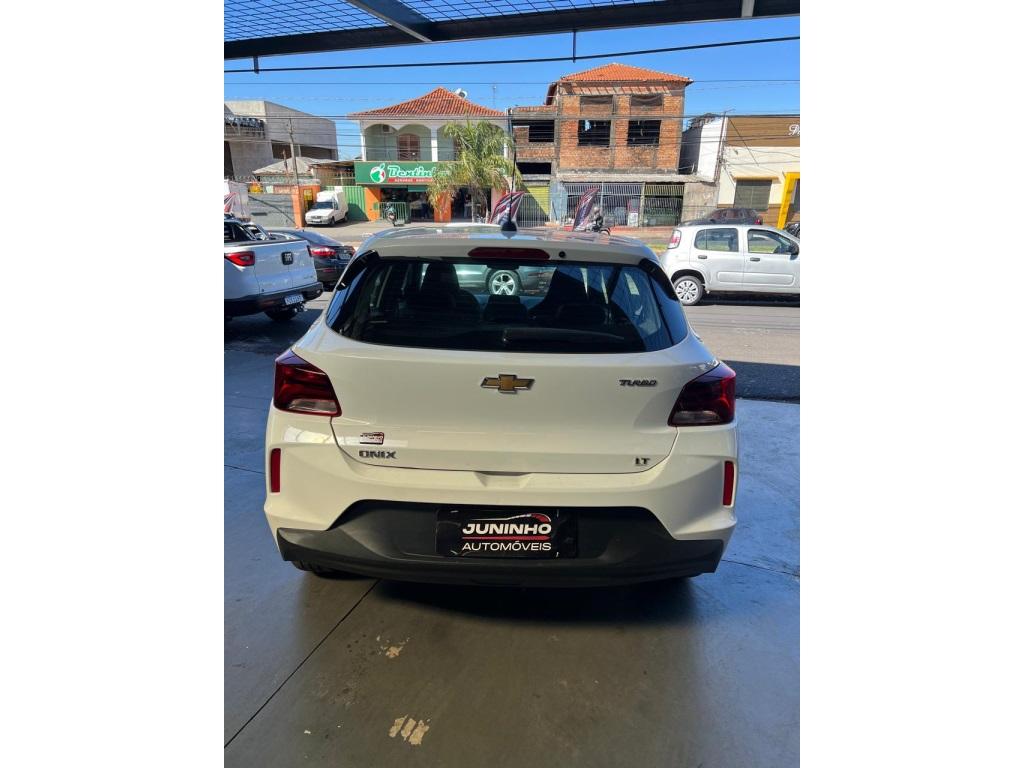 CHEVROLET Onix Hatch - Foto