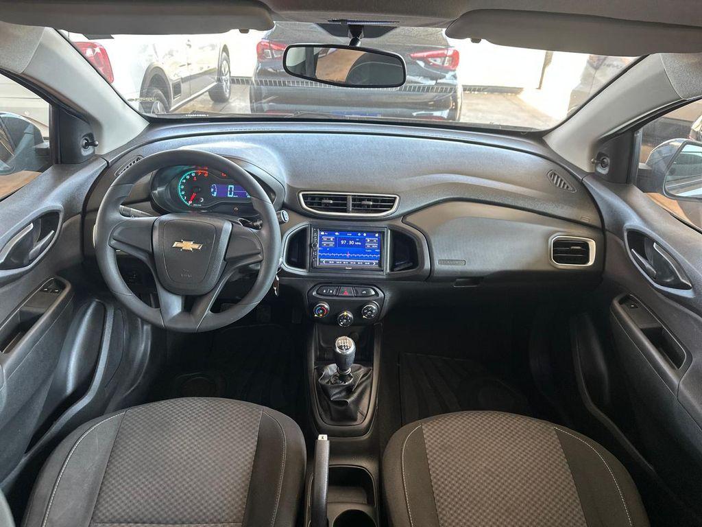 CHEVROLET Onix Hatch - Foto
