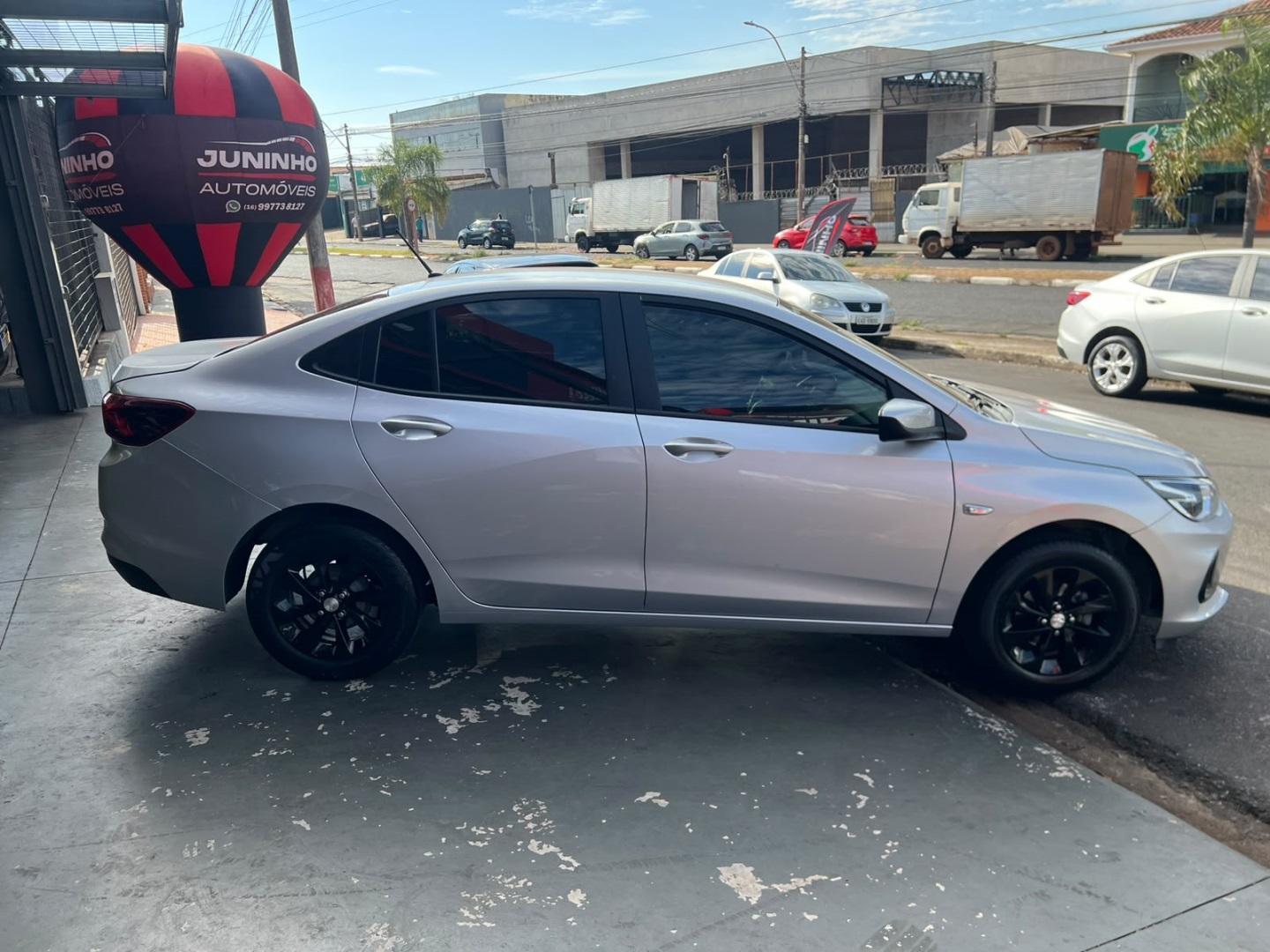 CHEVROLET Onix Hatch - Foto