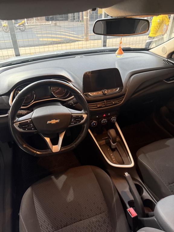 CHEVROLET Onix Hatch - Foto