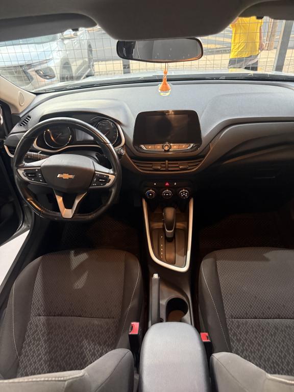 CHEVROLET Onix Hatch - Foto