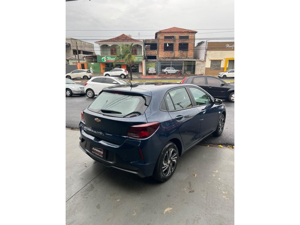 CHEVROLET Onix Hatch - Foto