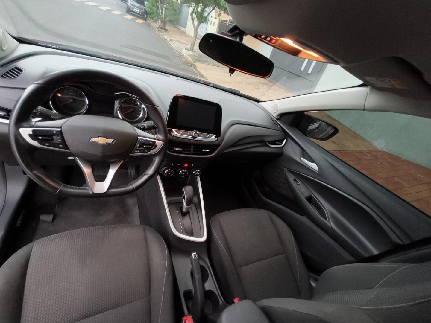 CHEVROLET Onix Hatch - Foto