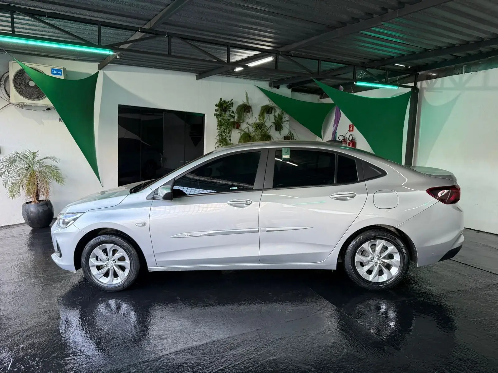 CHEVROLET Onix Sedan - Foto