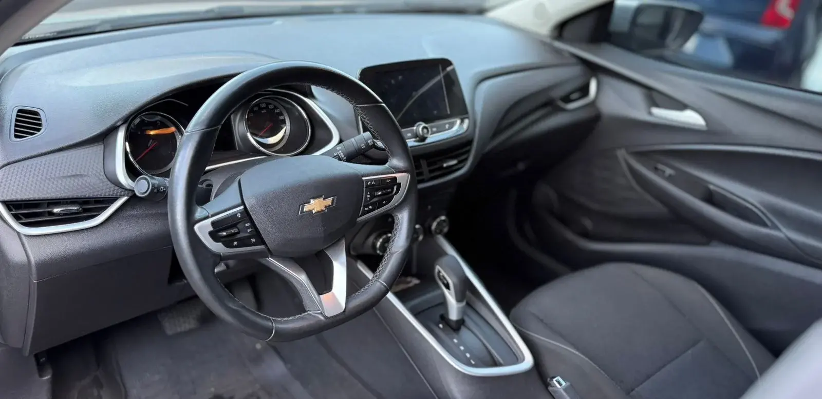 CHEVROLET Onix Sedan - Foto
