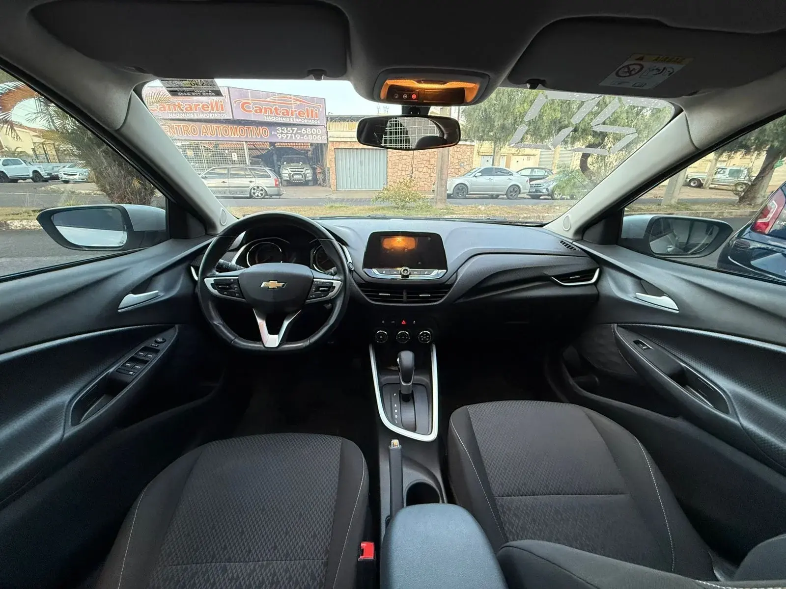 CHEVROLET Onix Sedan - Foto