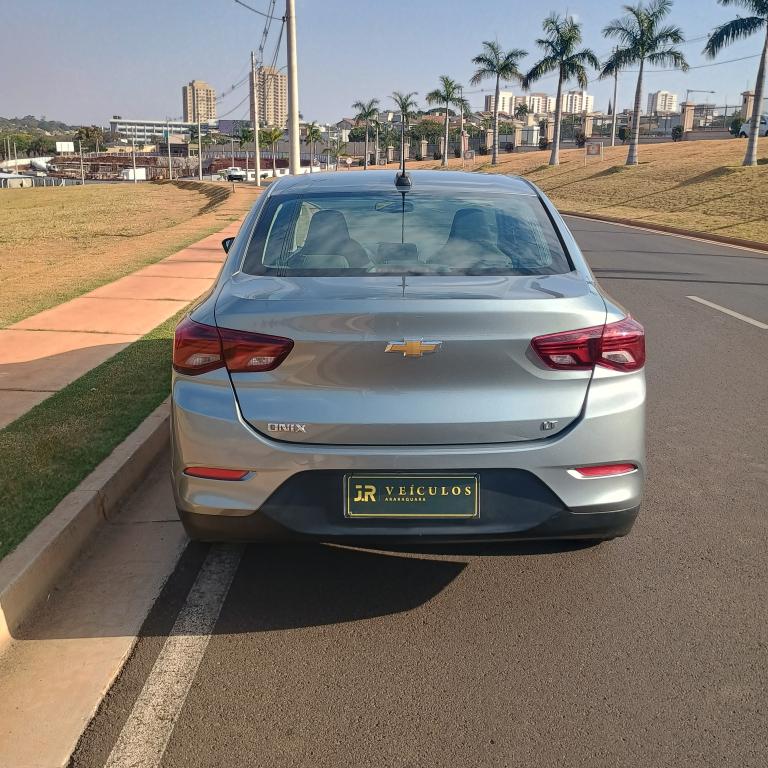 CHEVROLET Onix Sedan - Foto