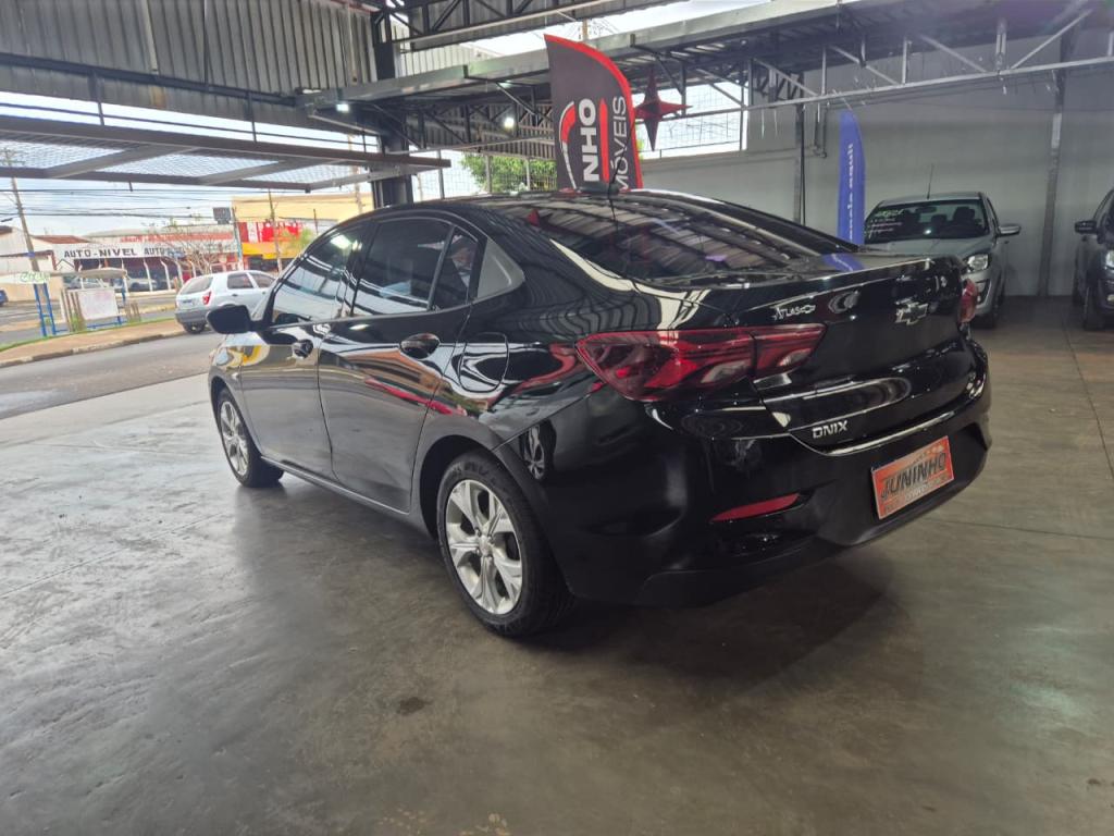 CHEVROLET Onix Sedan - Foto