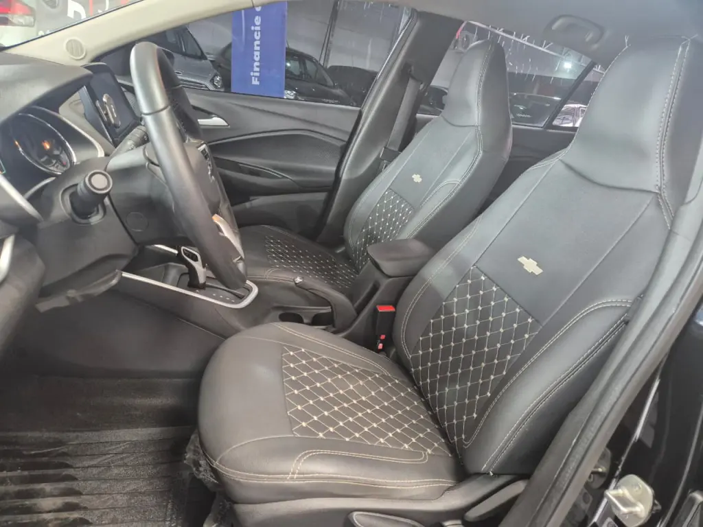 CHEVROLET Onix Sedan - Foto