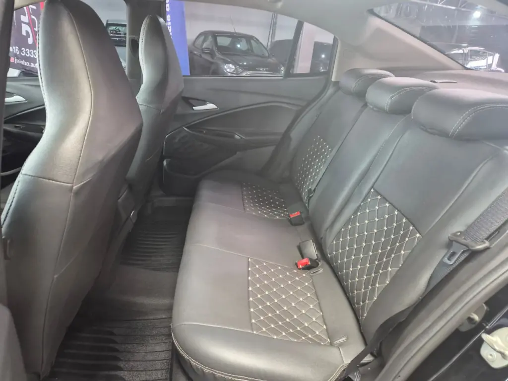 CHEVROLET Onix Sedan - Foto