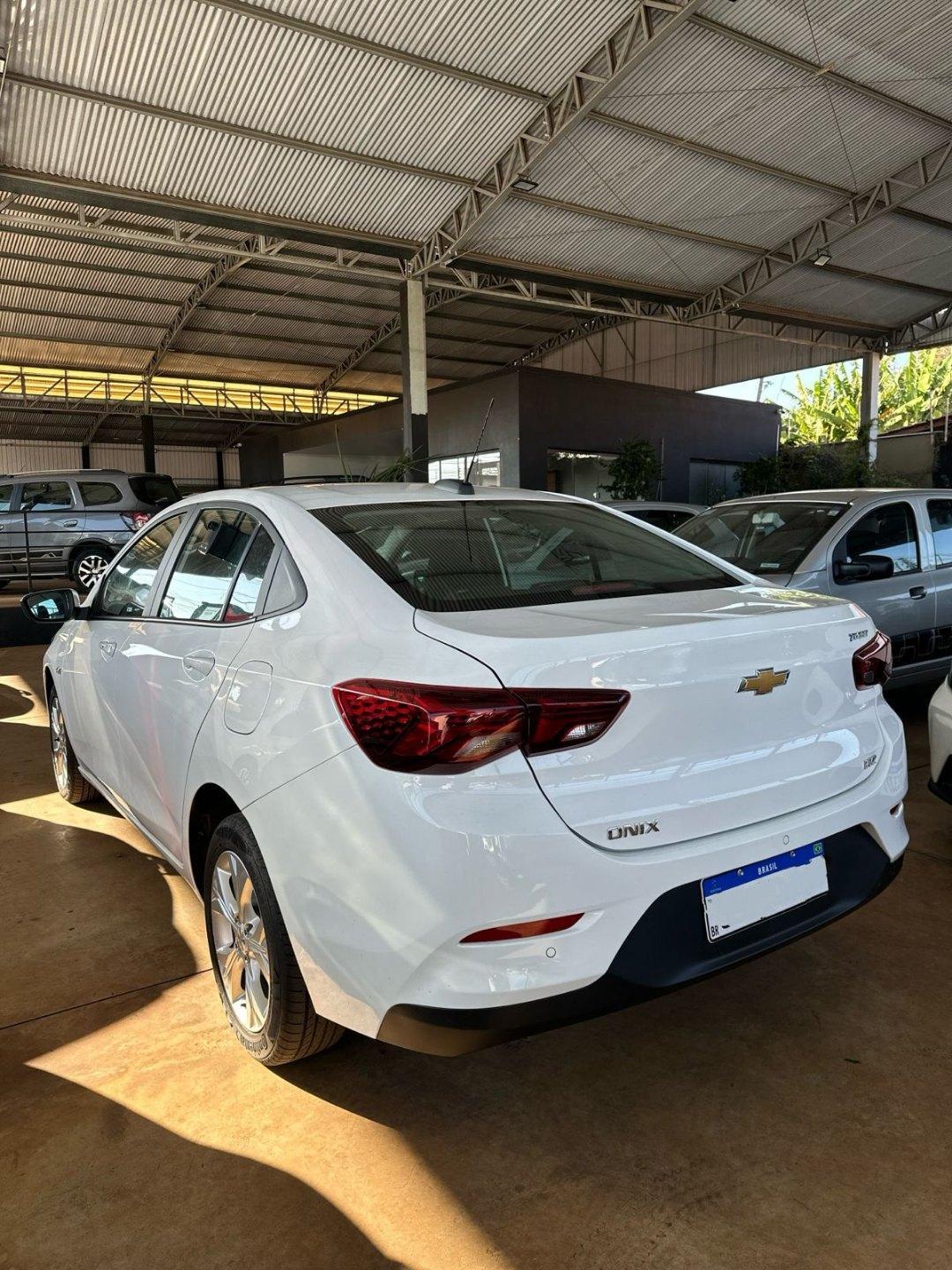 CHEVROLET Onix Sedan - Foto