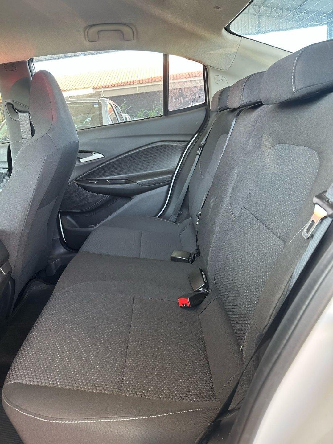 CHEVROLET Onix Sedan - Foto
