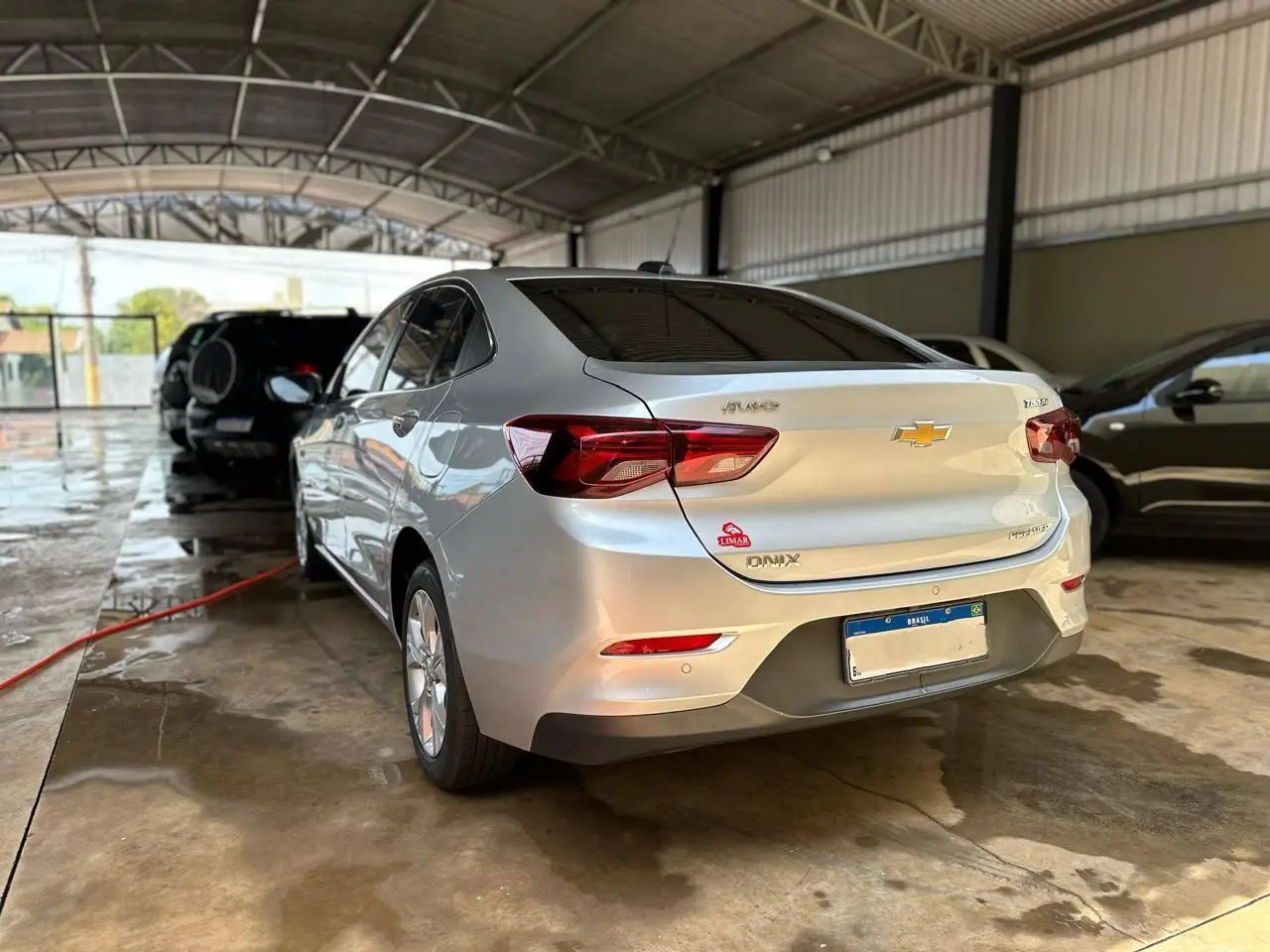 CHEVROLET Onix Sedan - Foto