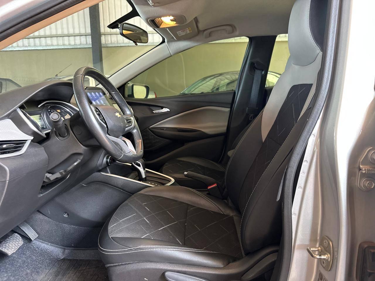 CHEVROLET Onix Sedan - Foto