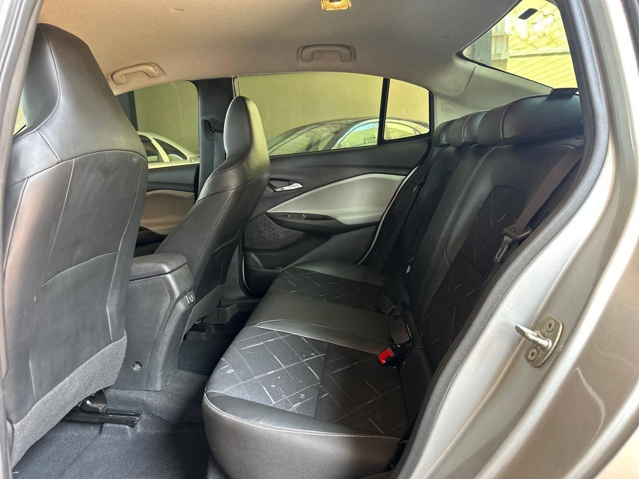 CHEVROLET Onix Sedan - Foto