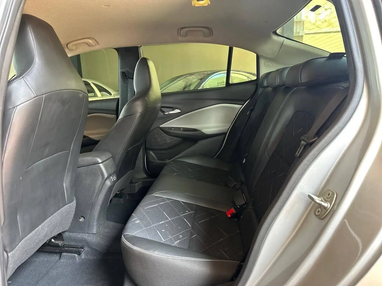 CHEVROLET Onix Sedan - Foto