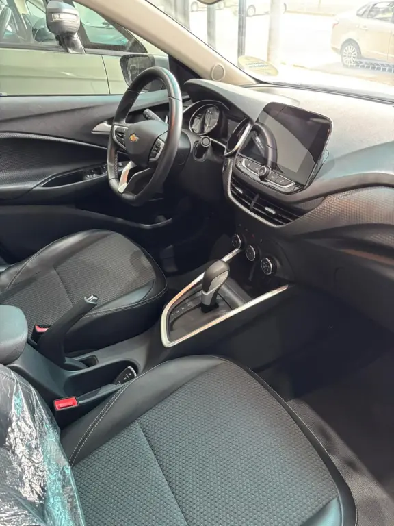 CHEVROLET Onix Sedan - Foto
