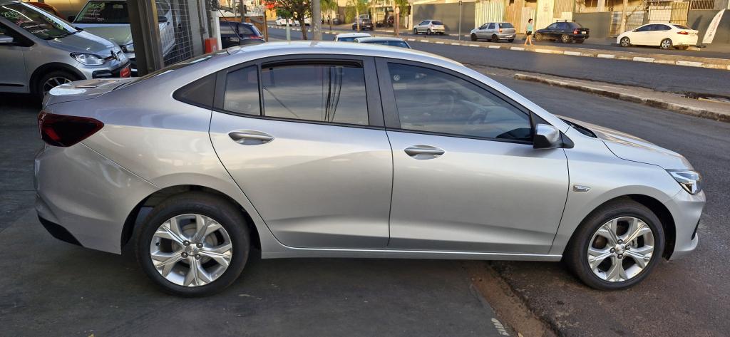 CHEVROLET Onix Sedan - Foto