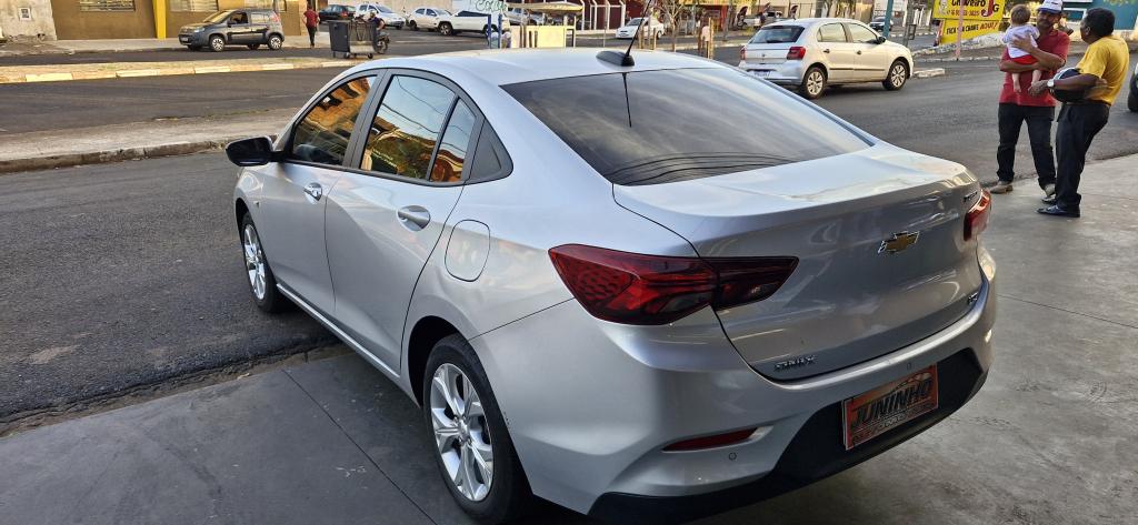 CHEVROLET Onix Sedan - Foto