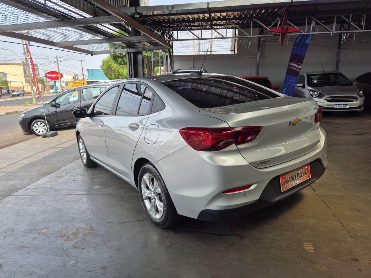 CHEVROLET Onix Sedan - Foto