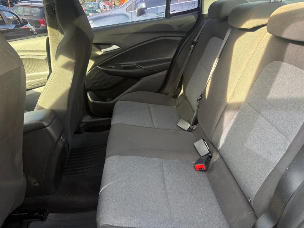 CHEVROLET Onix Sedan - Foto