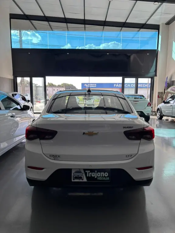 CHEVROLET Onix Sedan - Foto