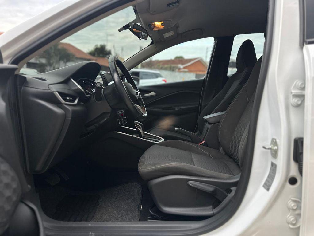 CHEVROLET Onix Sedan - Foto