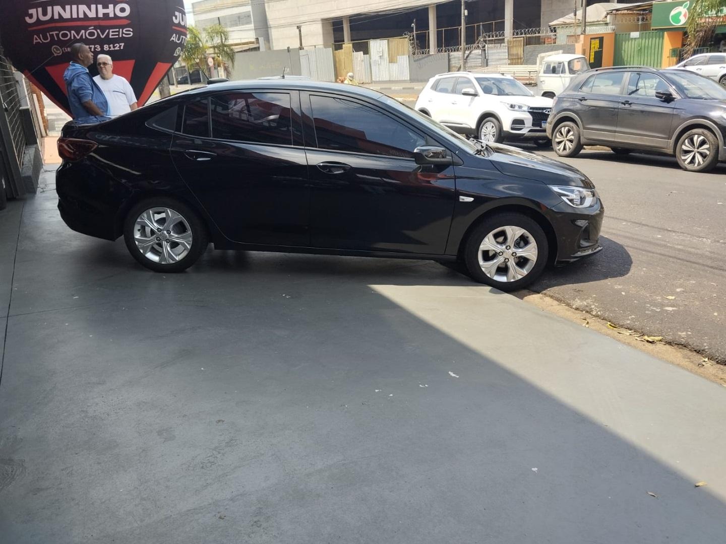 CHEVROLET Onix Sedan - Foto
