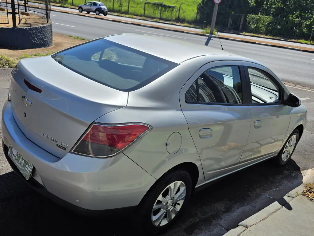 CHEVROLET Prisma - Foto