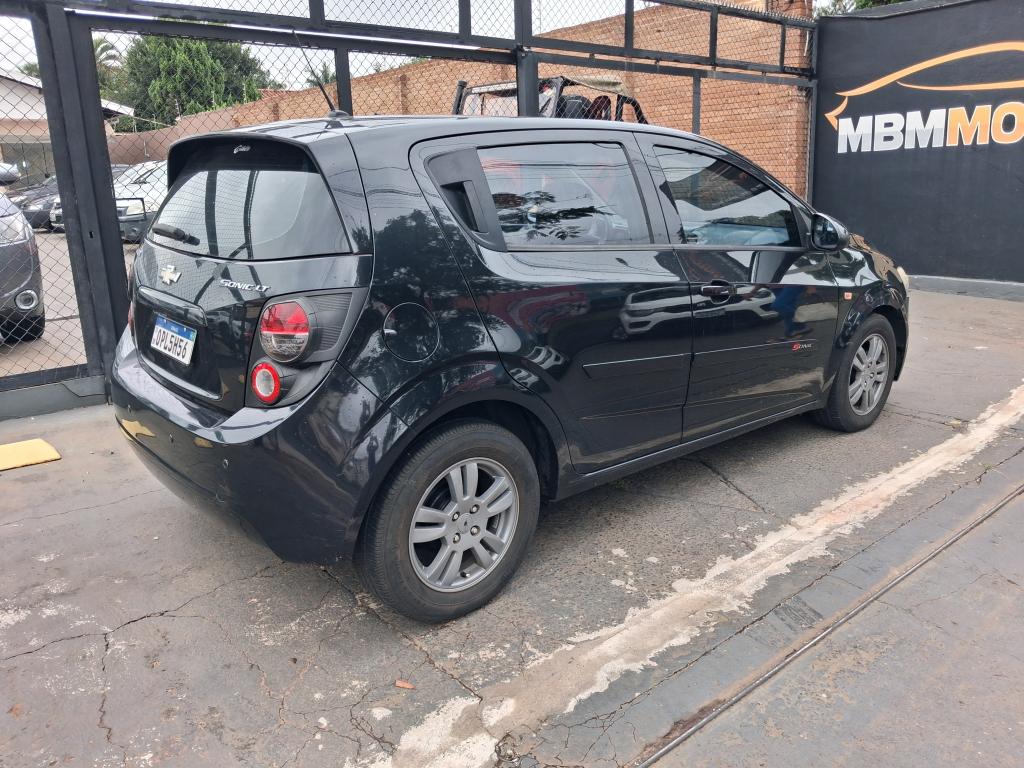 CHEVROLET Sonic Hatch - Foto