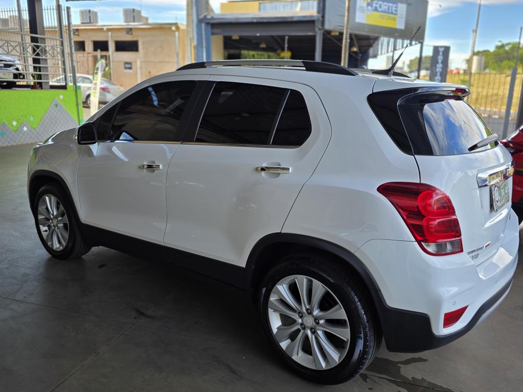 CHEVROLET Tracker - Foto