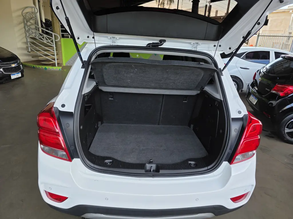 CHEVROLET Tracker - Foto