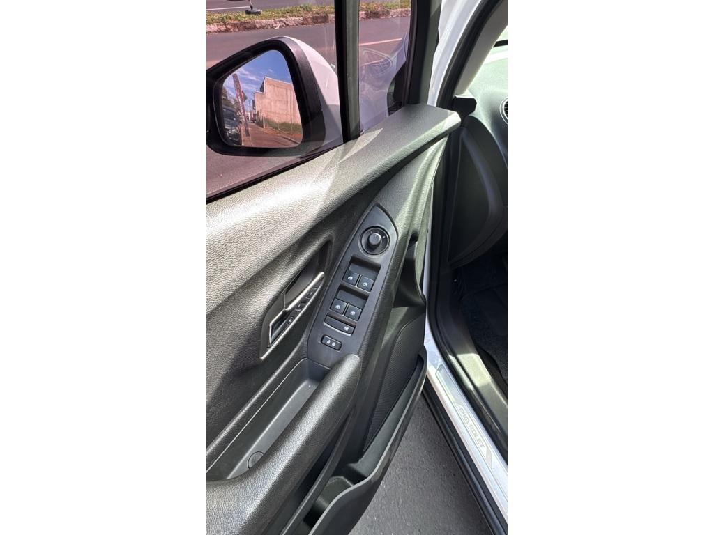 CHEVROLET Tracker - Foto