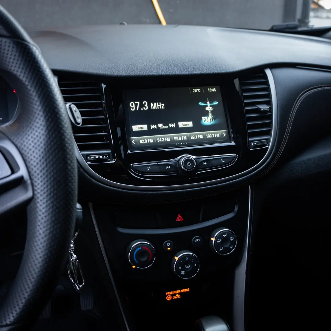 CHEVROLET Tracker - Foto