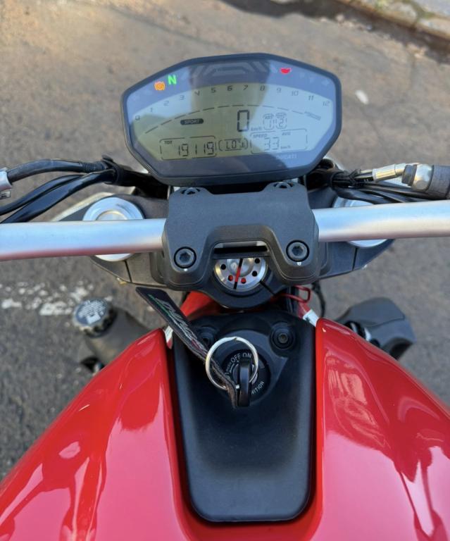 DUCATI Monster 821 - Foto