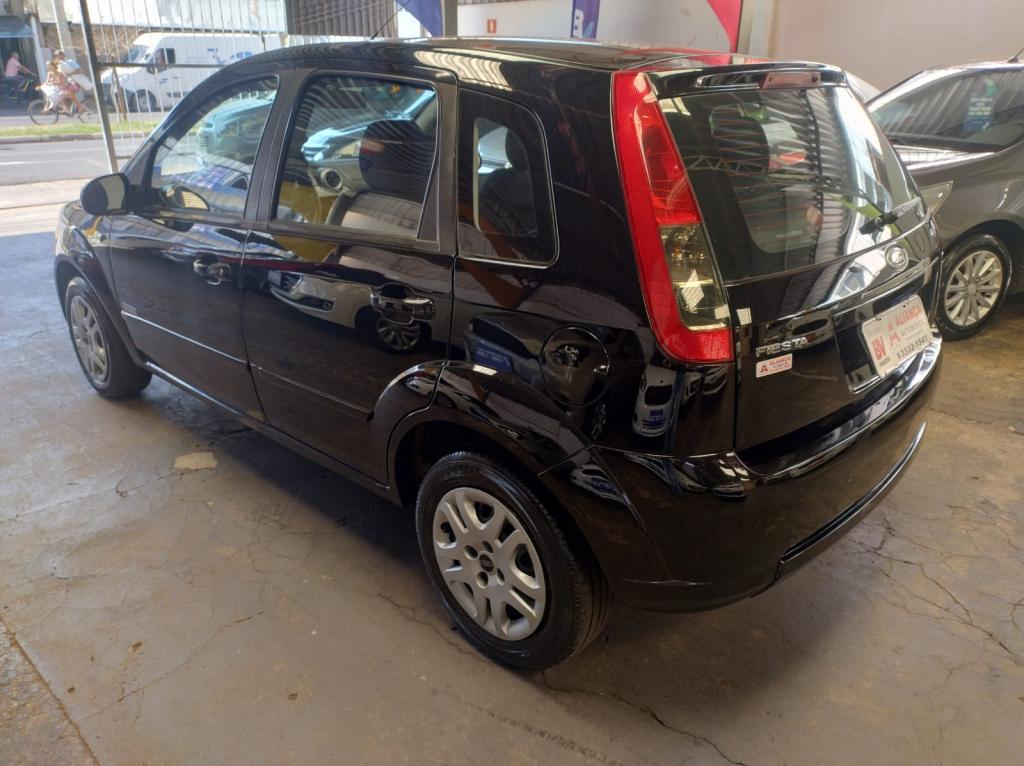 FORD Fiesta Hatch - Foto