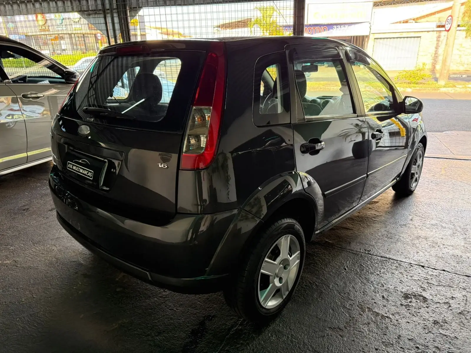 FORD Fiesta Hatch - Foto