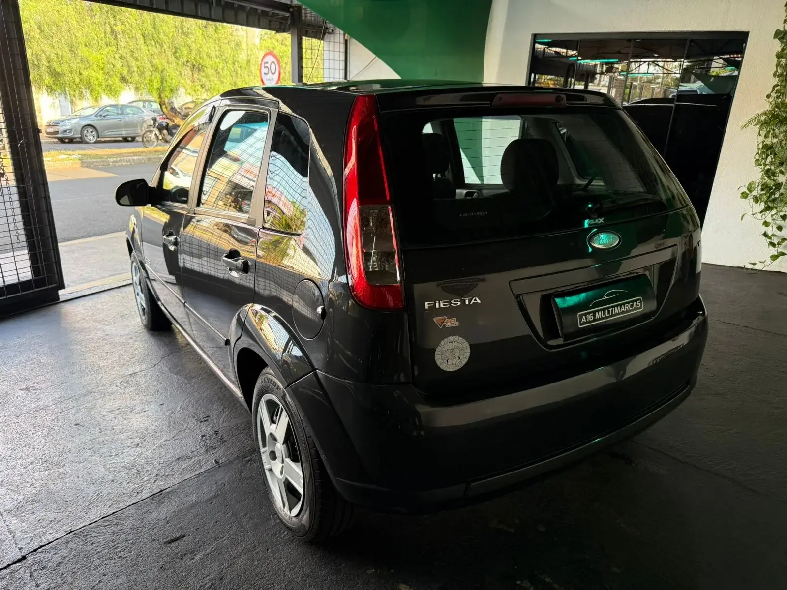 FORD Fiesta Hatch - Foto