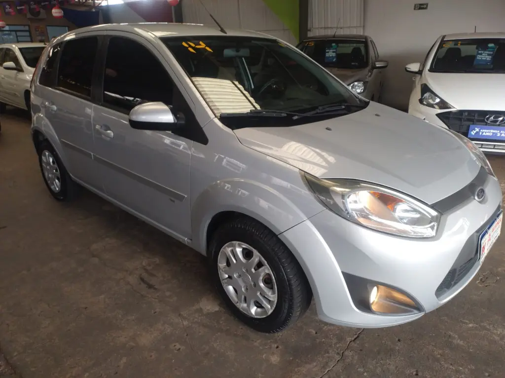 FORD Fiesta Hatch - Foto