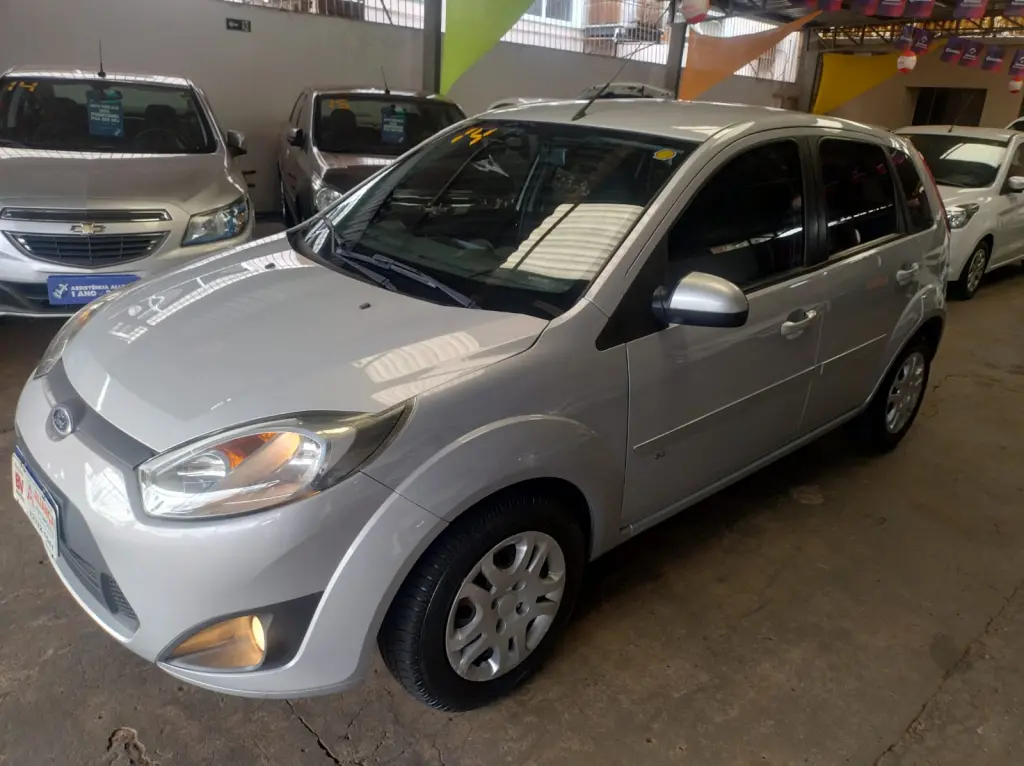 FORD Fiesta Hatch - Foto