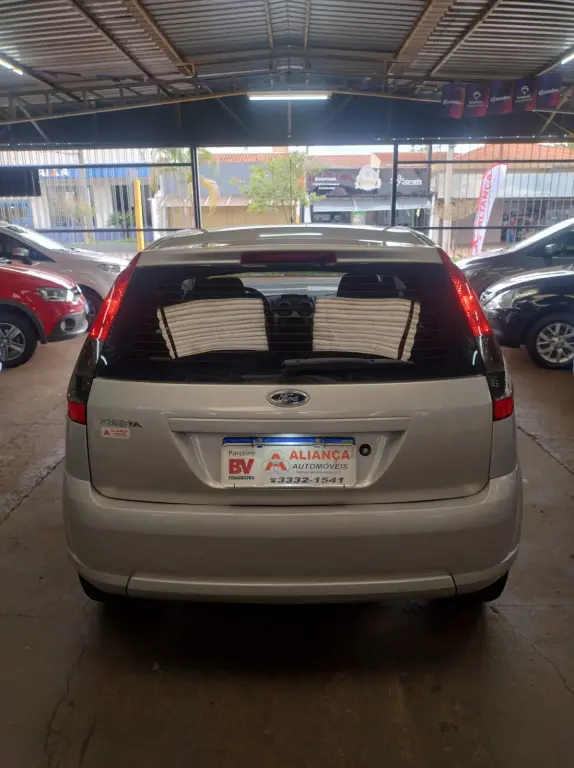 FORD Fiesta Hatch - Foto