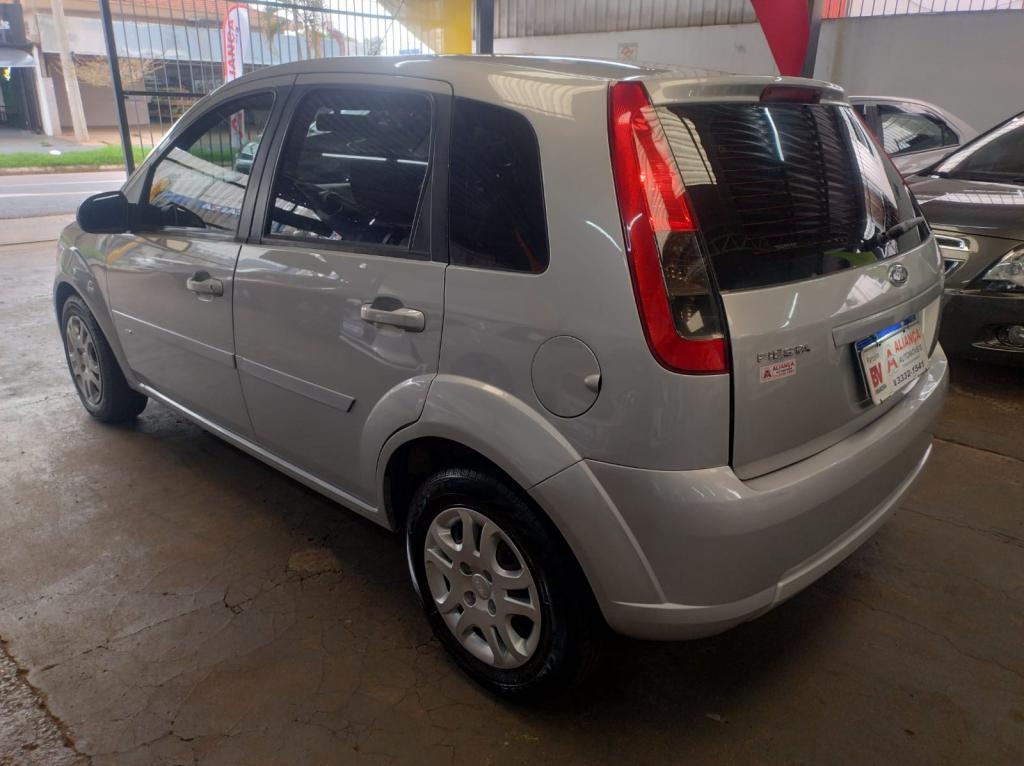 FORD Fiesta Hatch - Foto